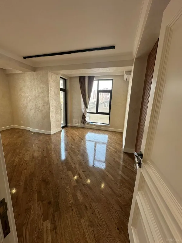Satılır 3 otaqlı mənzil 120 m²