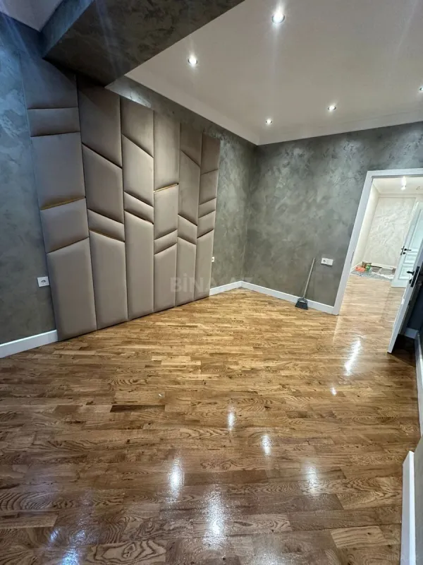 Satılır 3 otaqlı mənzil 120 m²