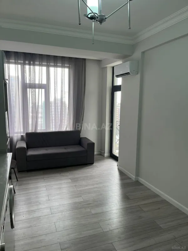 Kirayə verilir 4 otaqlı mənzil 140 m²
