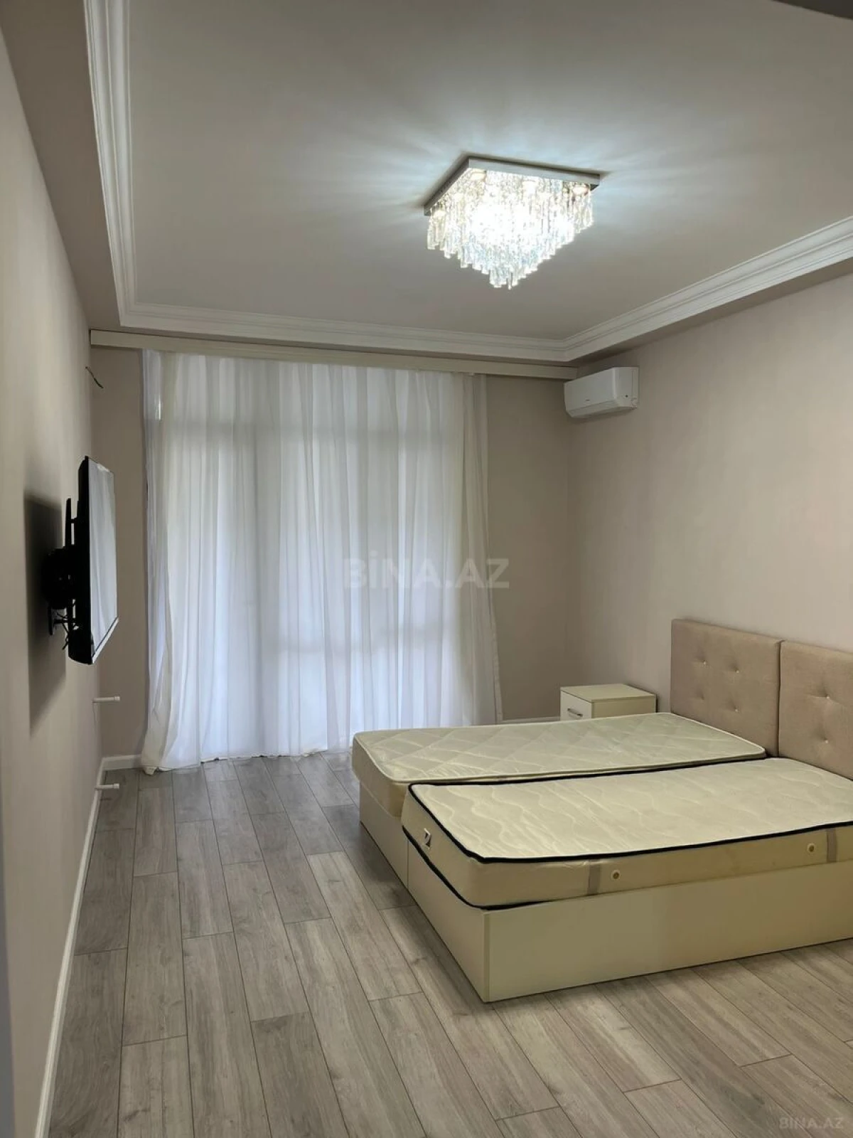Kirayə verilir 4 otaqlı mənzil 140 m²