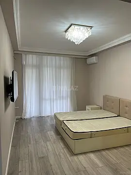 Kirayə verilir 4 otaqlı mənzil 140 m²