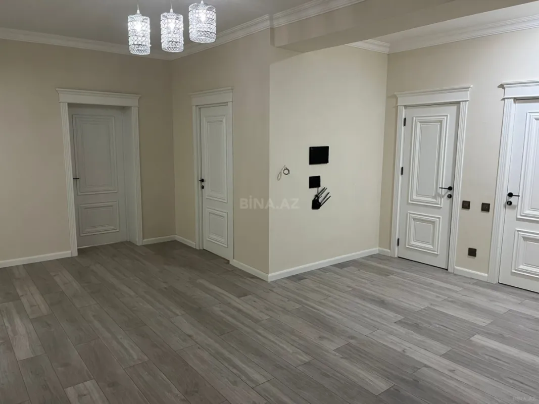 Kirayə verilir 4 otaqlı mənzil 140 m²