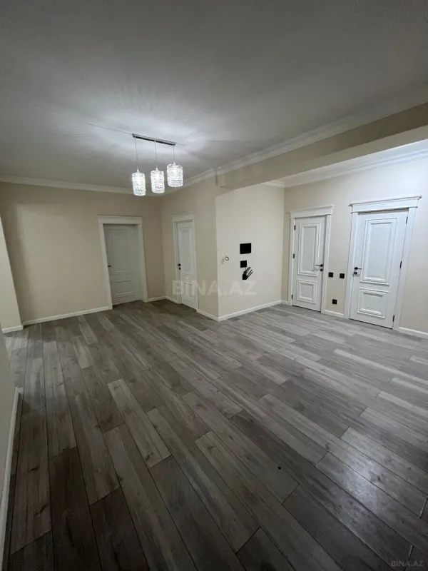 Kirayə verilir 4 otaqlı mənzil 140 m²