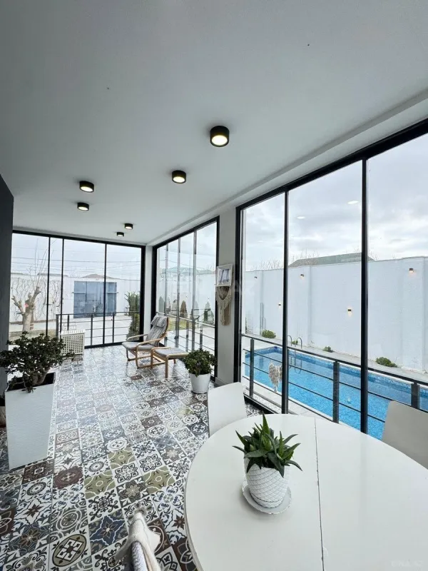 Kirayə verilir 5 otaqlı həyət evi 300 m²