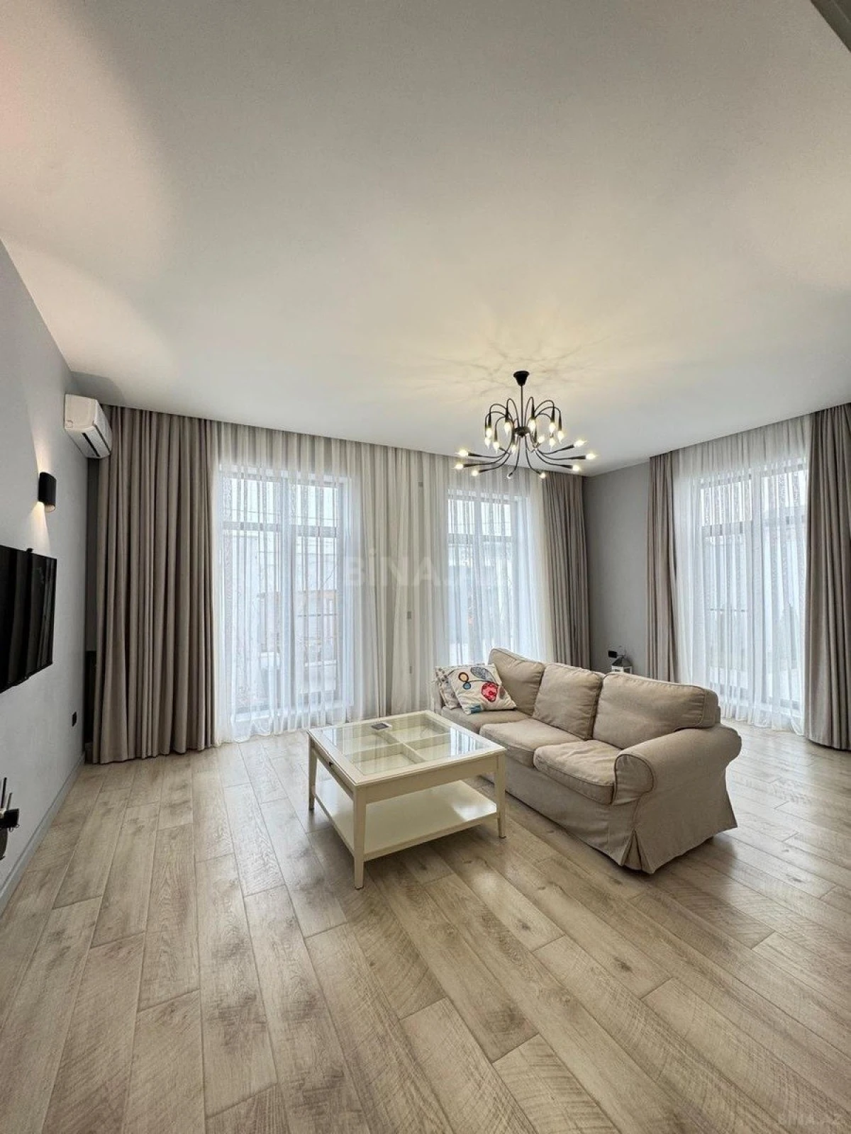 Kirayə verilir 5 otaqlı həyət evi 300 m²
