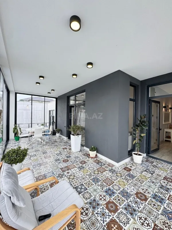 Kirayə verilir 5 otaqlı həyət evi 300 m²