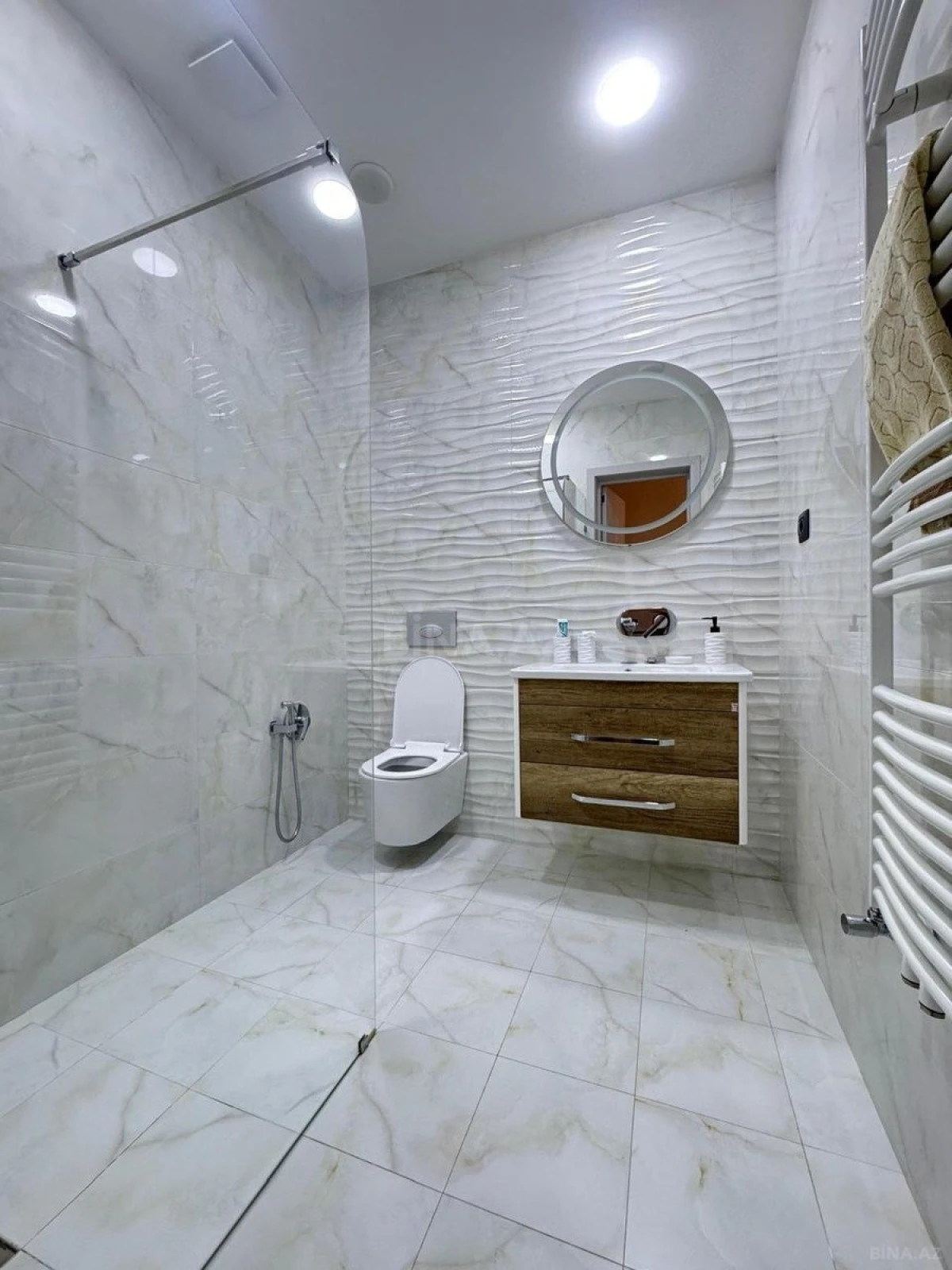 Kirayə verilir 5 otaqlı həyət evi 300 m²