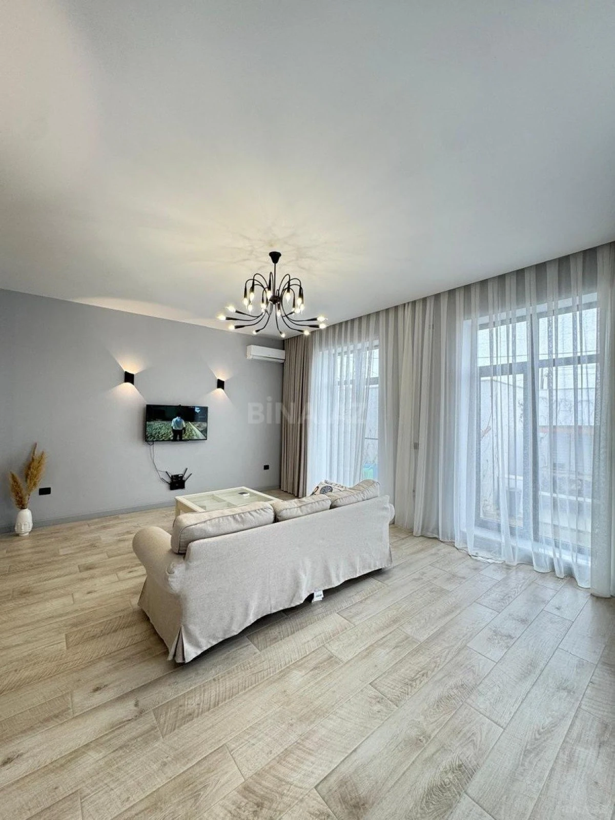 Kirayə verilir 5 otaqlı həyət evi 300 m²