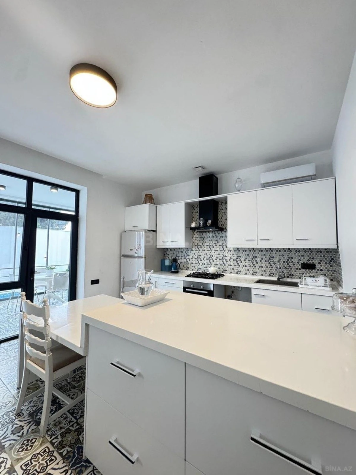 Kirayə verilir 5 otaqlı həyət evi 300 m²