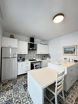 Kirayə verilir 5 otaqlı həyət evi 300 m²