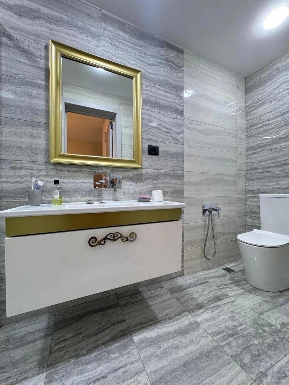 Kirayə verilir 5 otaqlı həyət evi 300 m²