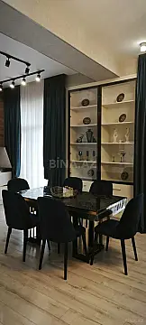 Kirayə verilir 2 otaqlı mənzil 114 m²