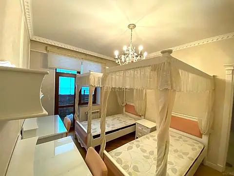 Satılır 4 otaqlı mənzil 124 m²