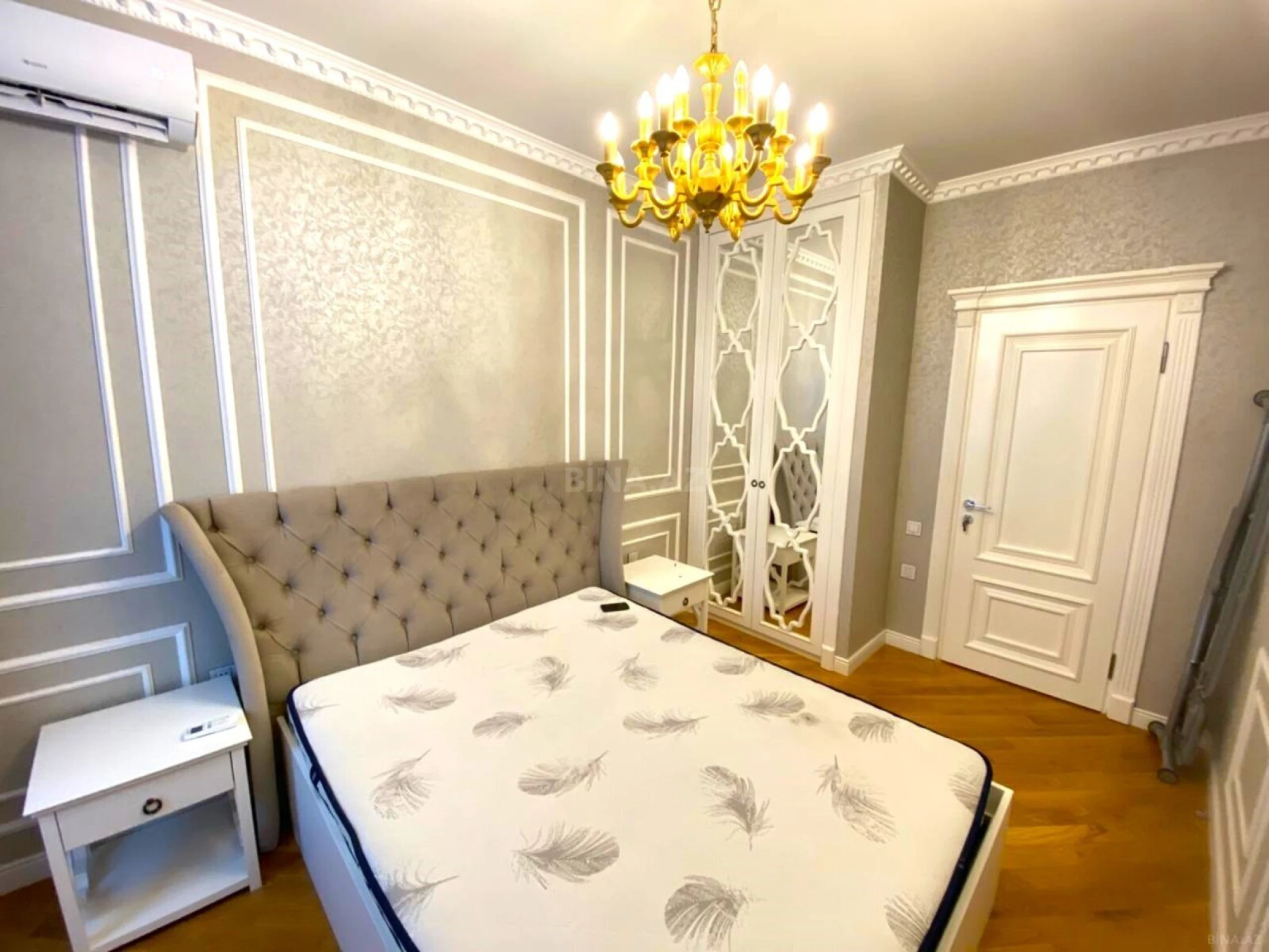 Satılır 4 otaqlı mənzil 124 m²