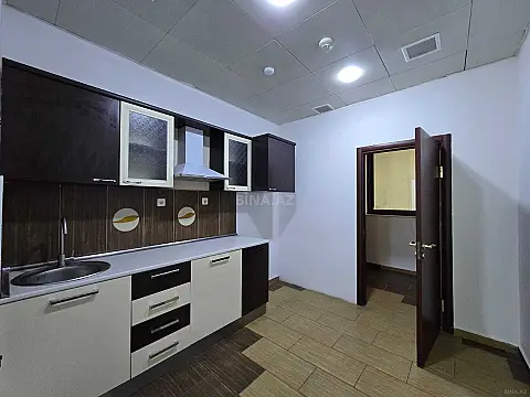 Kirayə verilir 3 otaqlı ofis 122 m²