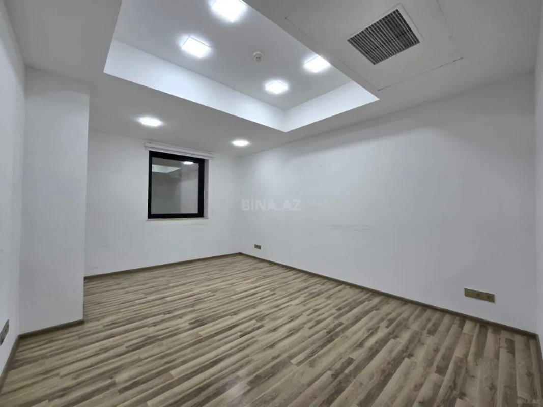 Kirayə verilir 3 otaqlı ofis 122 m²
