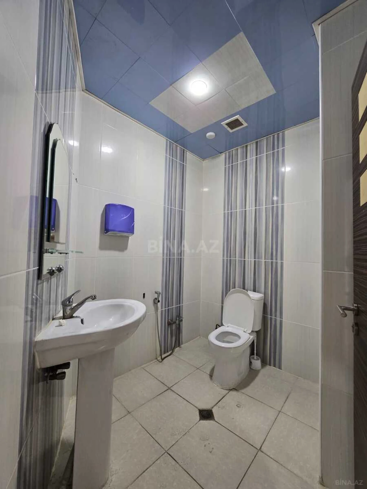 Kirayə verilir 3 otaqlı ofis 122 m²