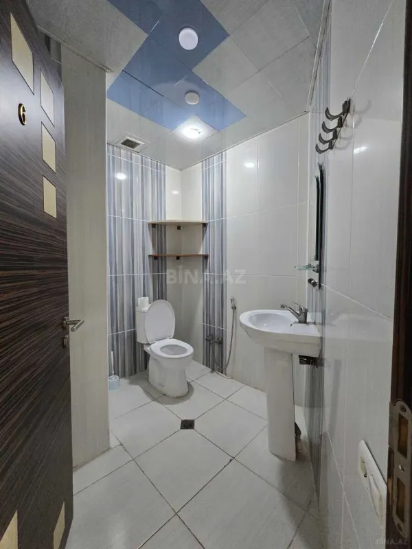 Kirayə verilir 3 otaqlı ofis 122 m²