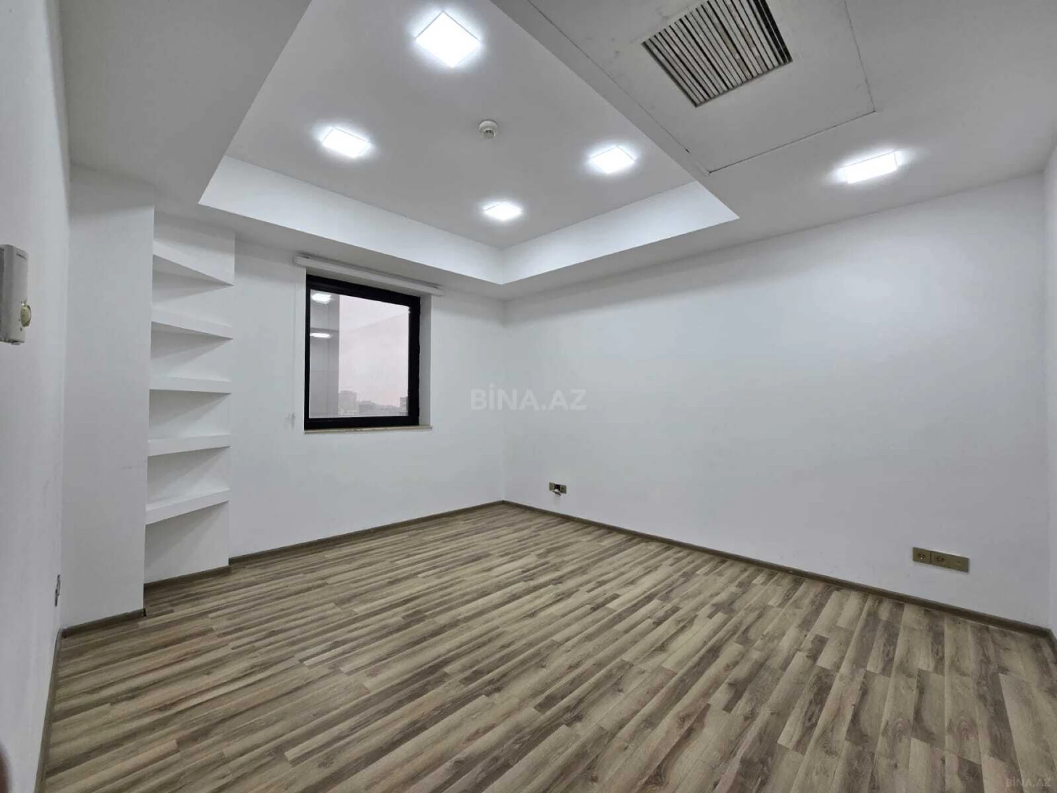 Kirayə verilir 3 otaqlı ofis 122 m²