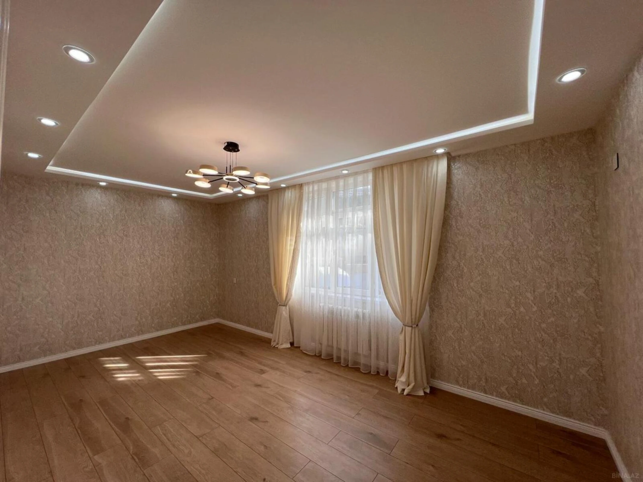 Satılır 2 otaqlı mənzil 65 m²