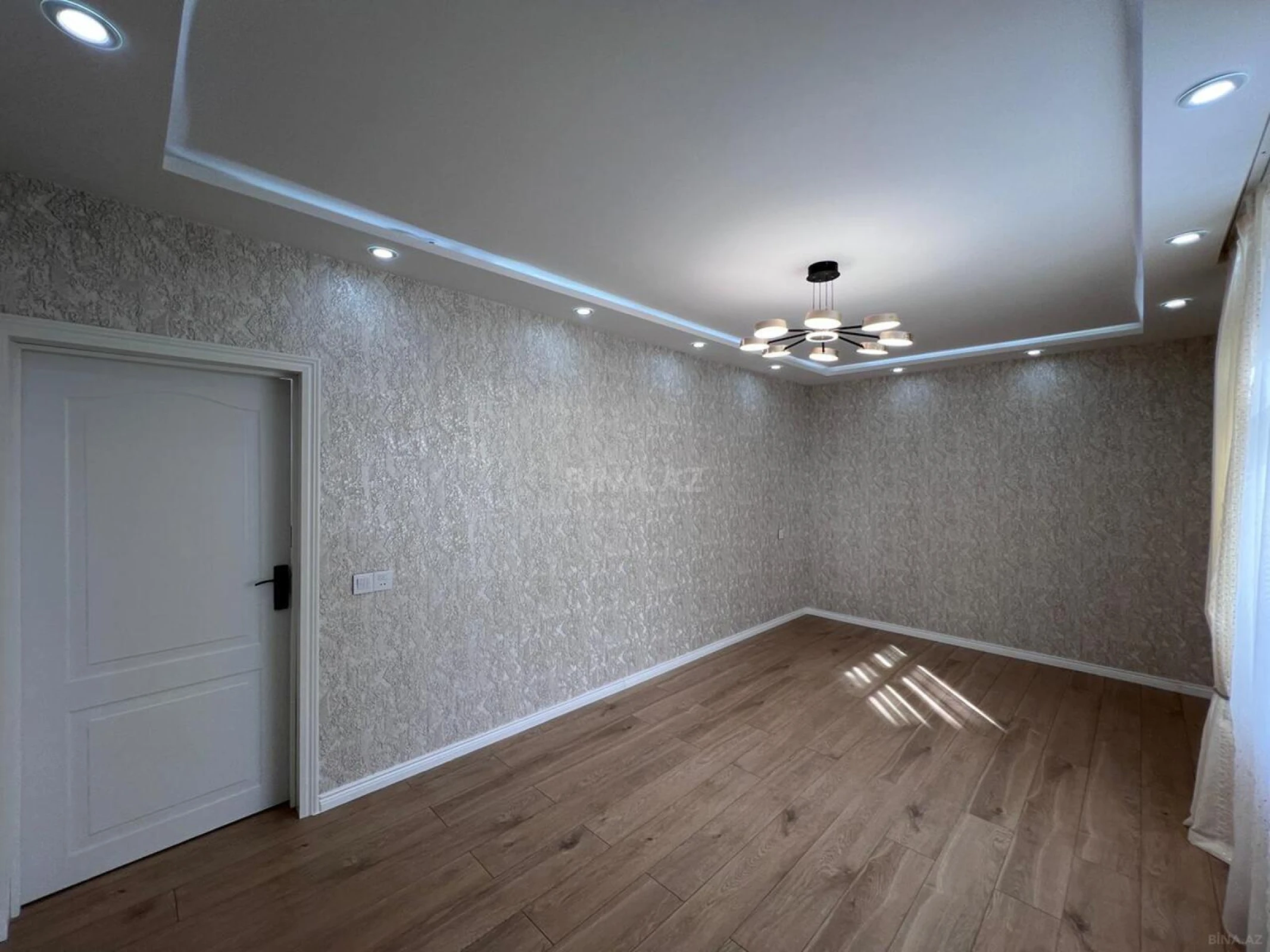 Satılır 2 otaqlı mənzil 65 m²