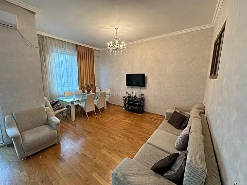 Kirayə verilir 2 otaqlı mənzil 60 m²