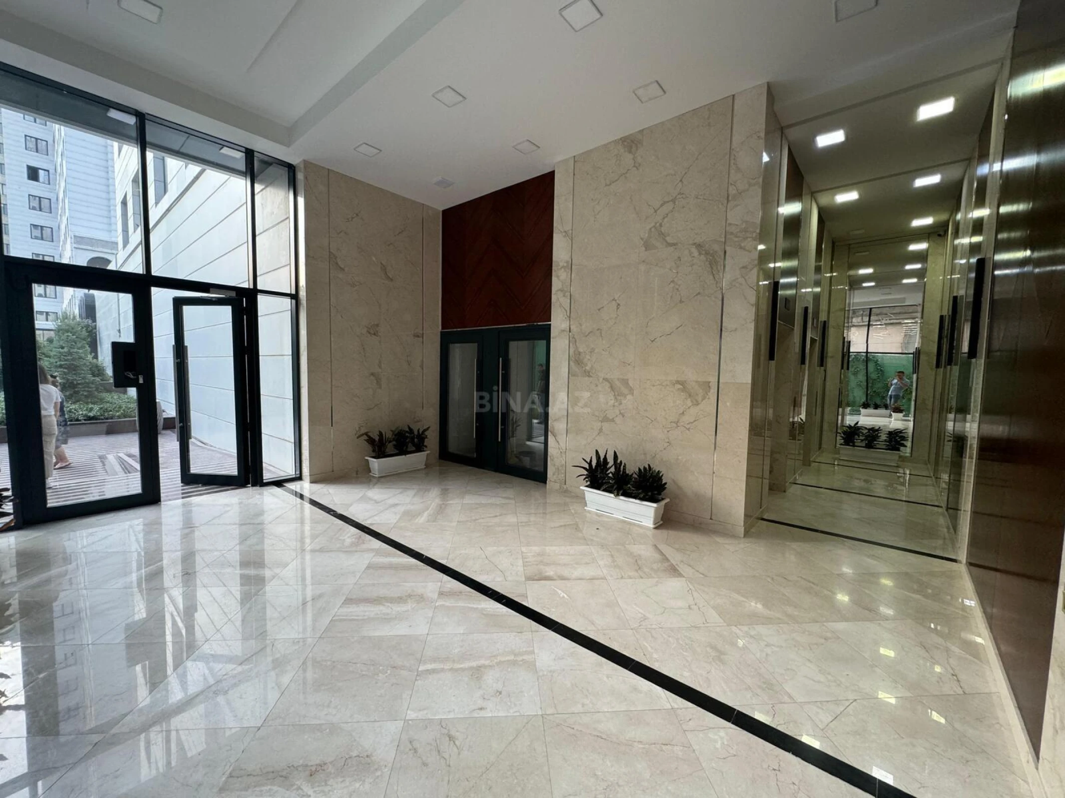 Kirayə verilir 2 otaqlı mənzil 60 m²