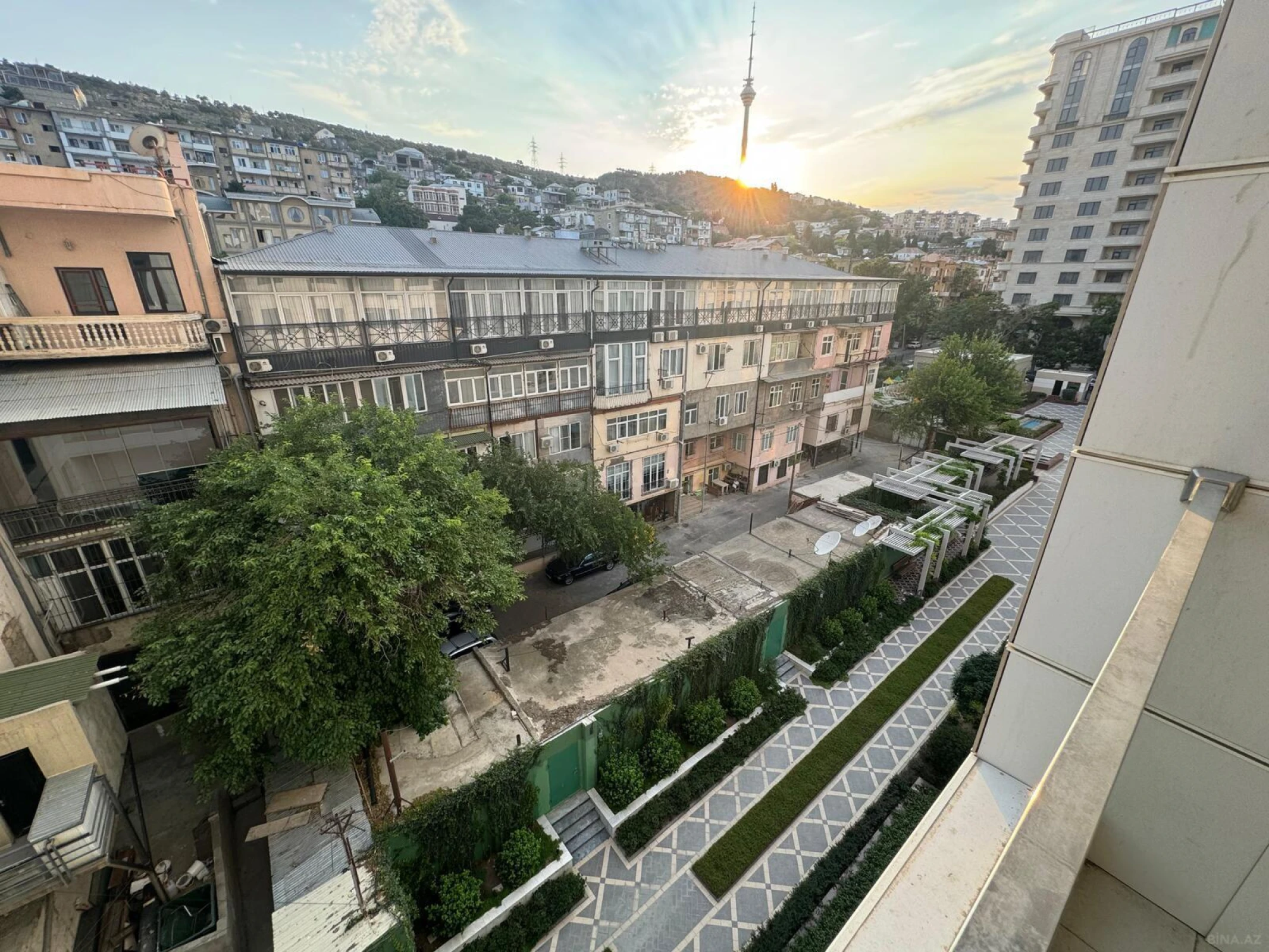 Kirayə verilir 2 otaqlı mənzil 60 m²