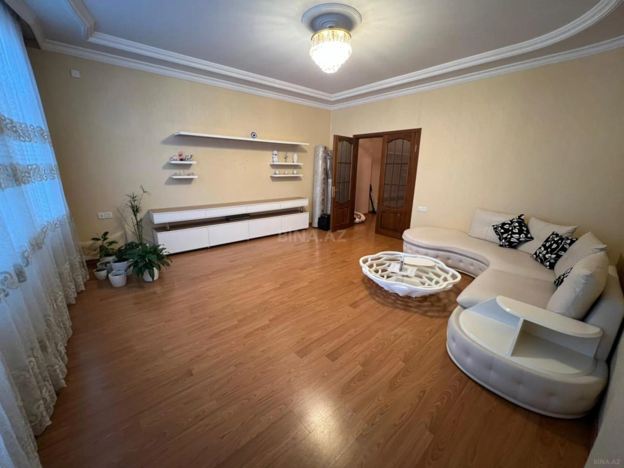 Satılır 3 otaqlı mənzil 107 m²