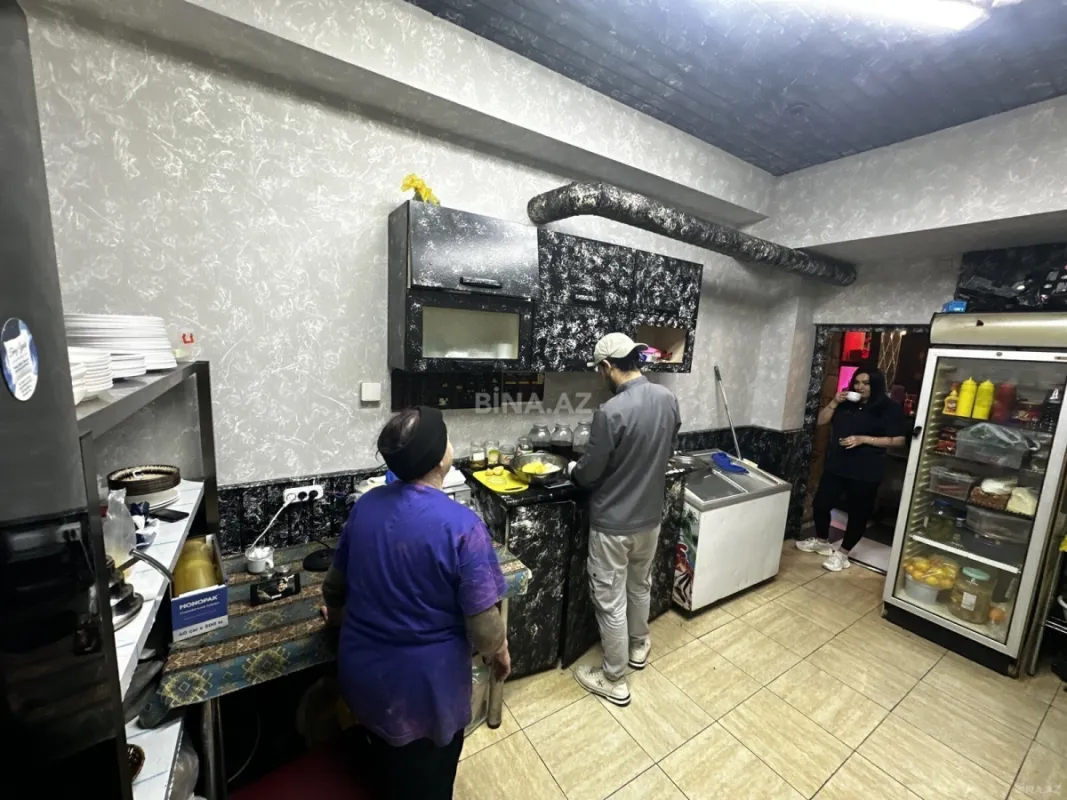 Satılır obyekt 207 m²