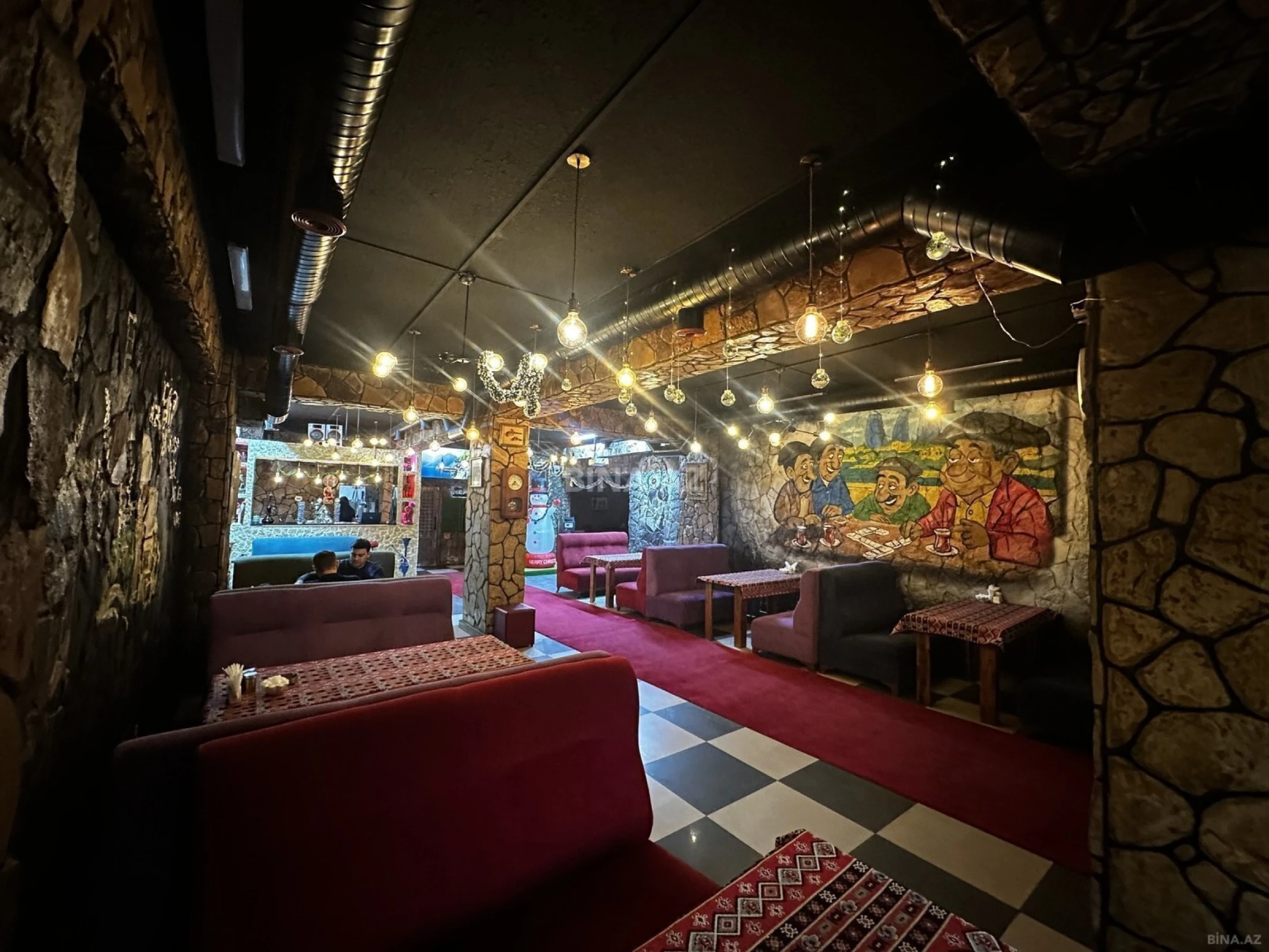 Satılır obyekt 207 m²