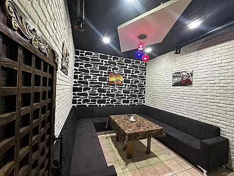 Satılır obyekt 207 m²