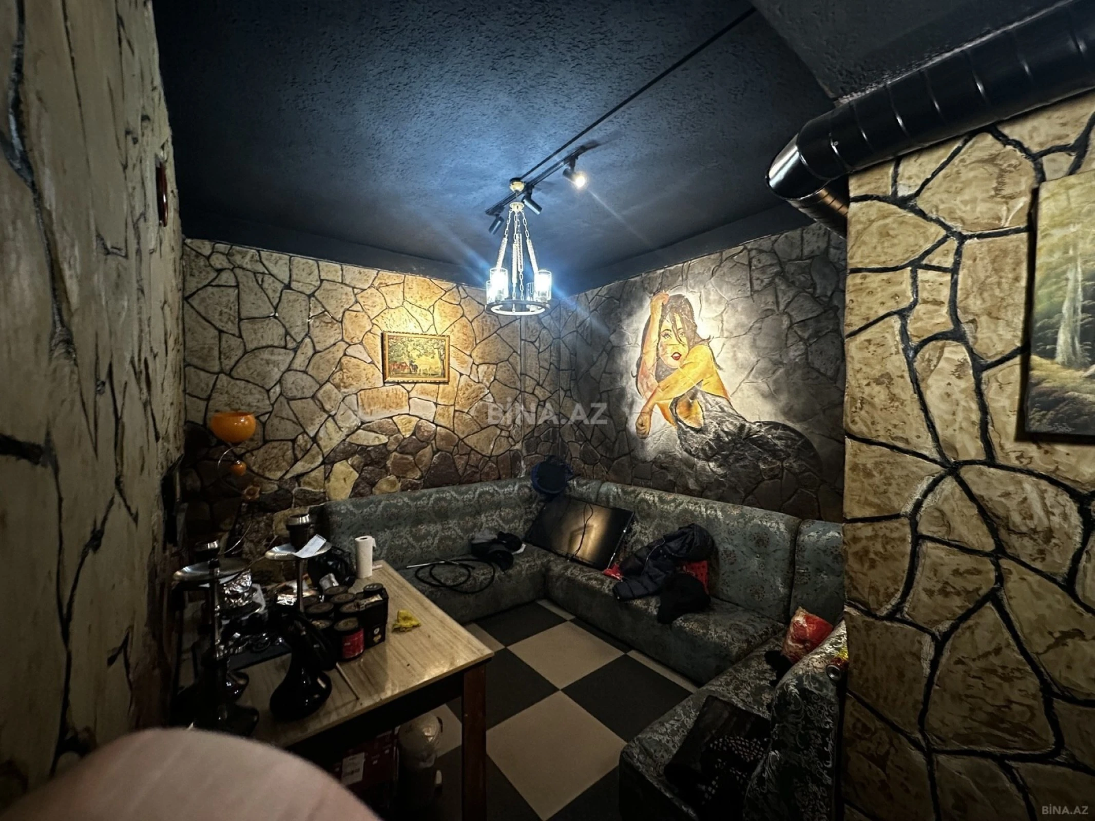 Satılır obyekt 207 m²