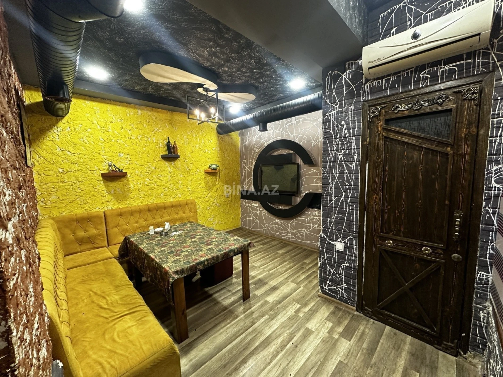 Satılır obyekt 207 m²