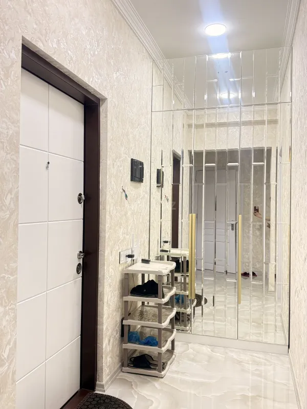 Kirayə verilir 2 otaqlı mənzil 75 m²