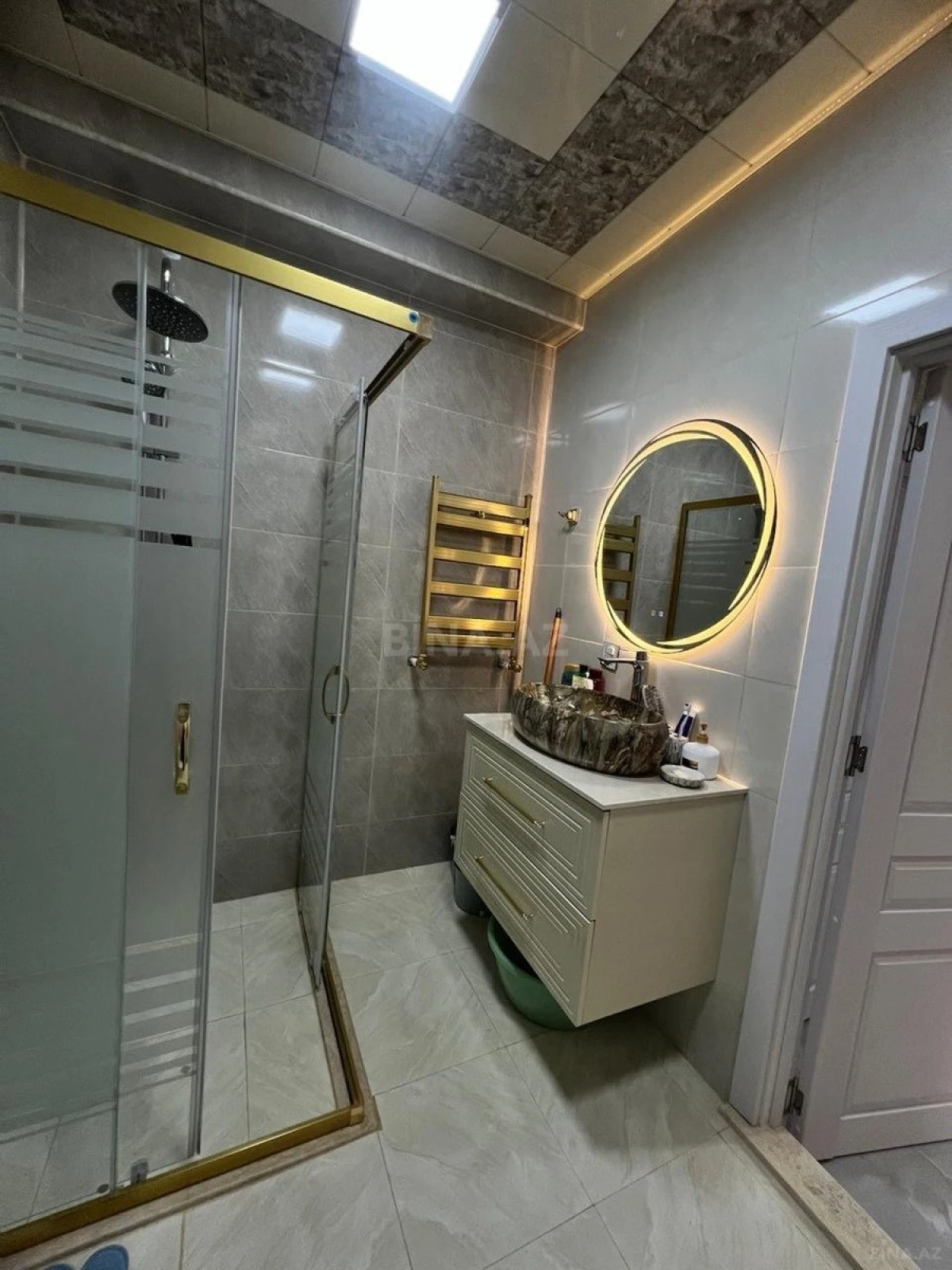 Kirayə verilir 2 otaqlı mənzil 75 m²