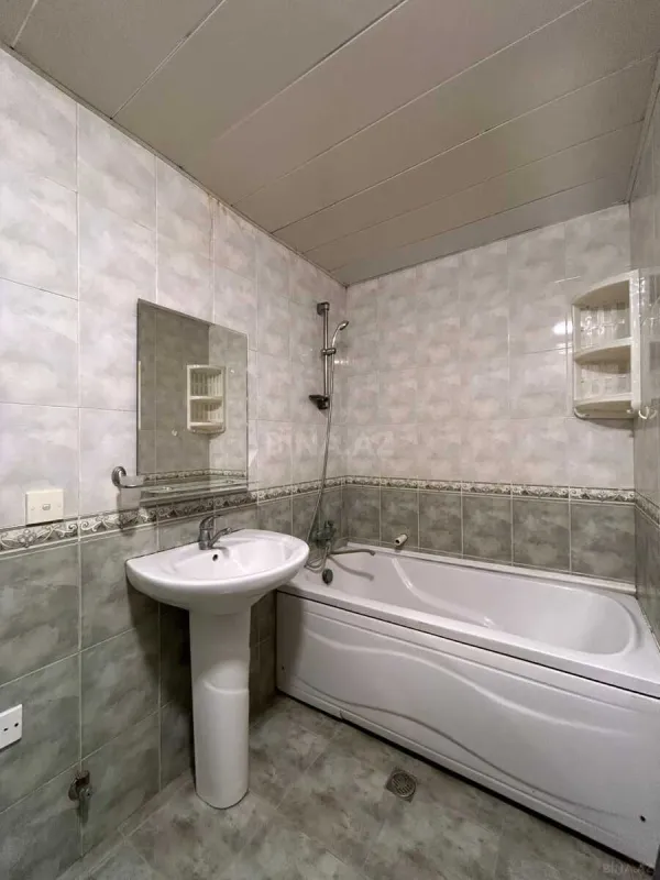 Kirayə verilir 2 otaqlı mənzil 70 m²