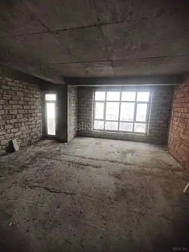 Satılır 4 otaqlı mənzil 205 m²