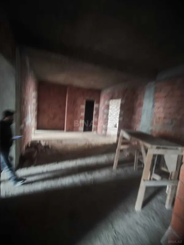 Satılır 4 otaqlı mənzil 205 m²