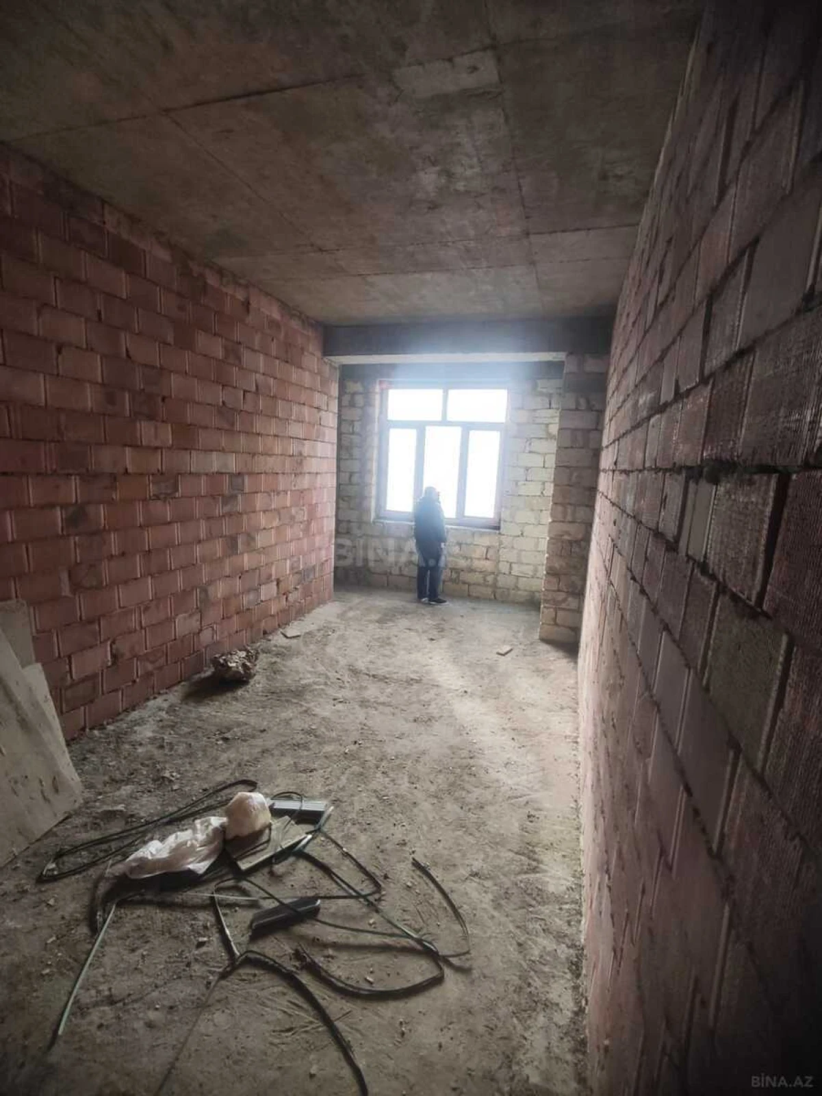 Satılır 4 otaqlı mənzil 205 m²