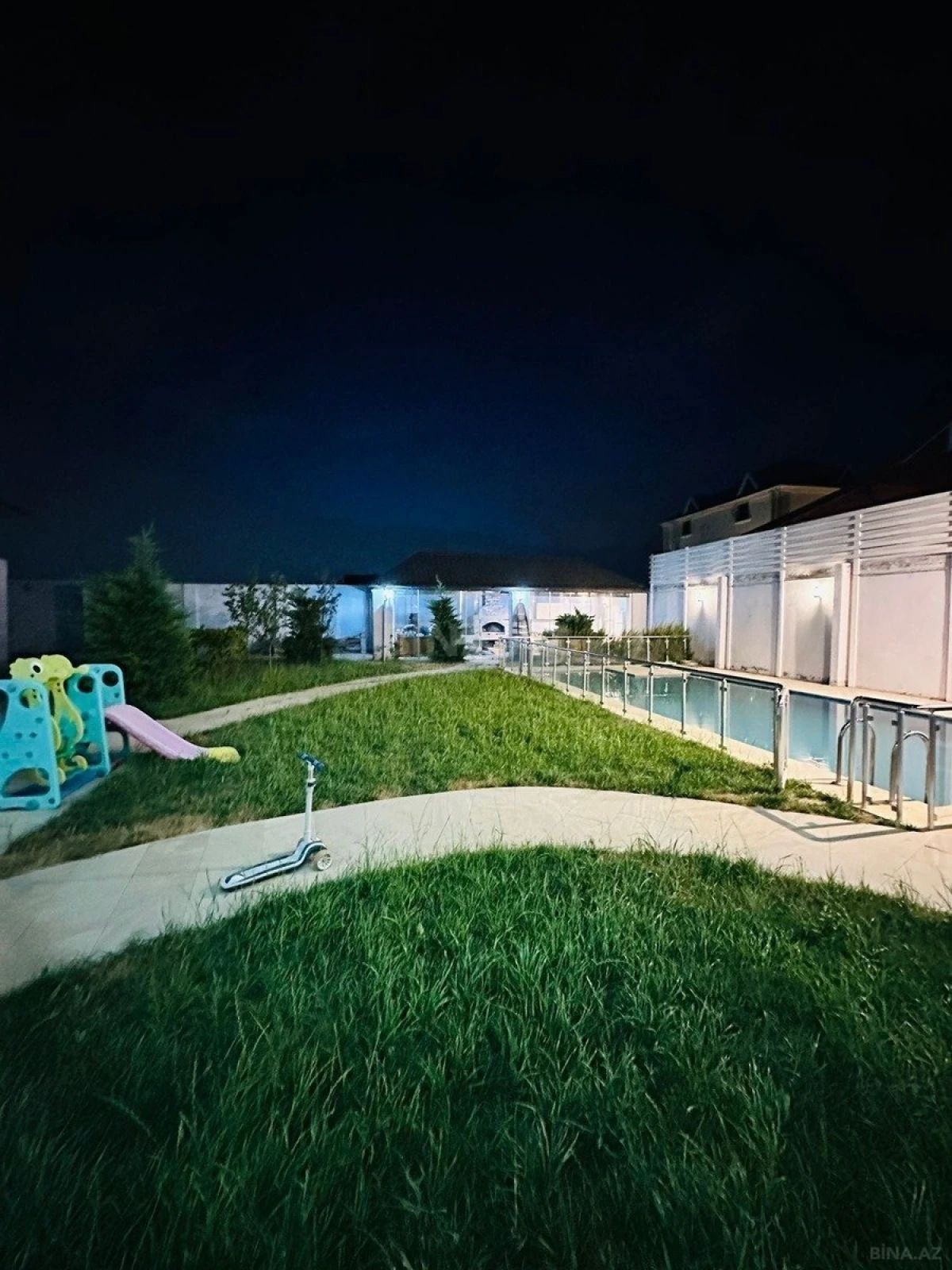 Kirayə verilir 4 otaqlı həyət evi 240 m²