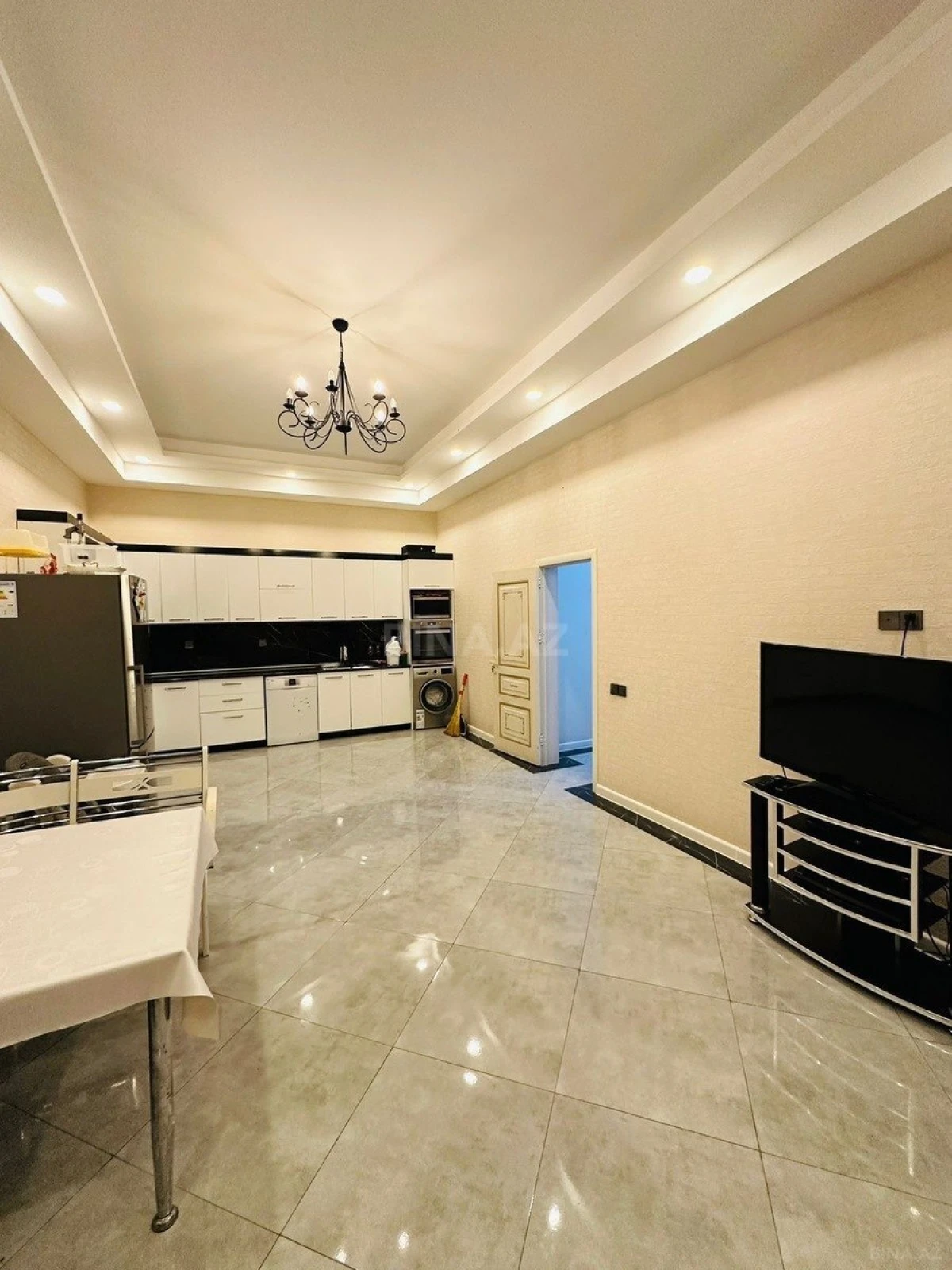 Kirayə verilir 4 otaqlı həyət evi 240 m²