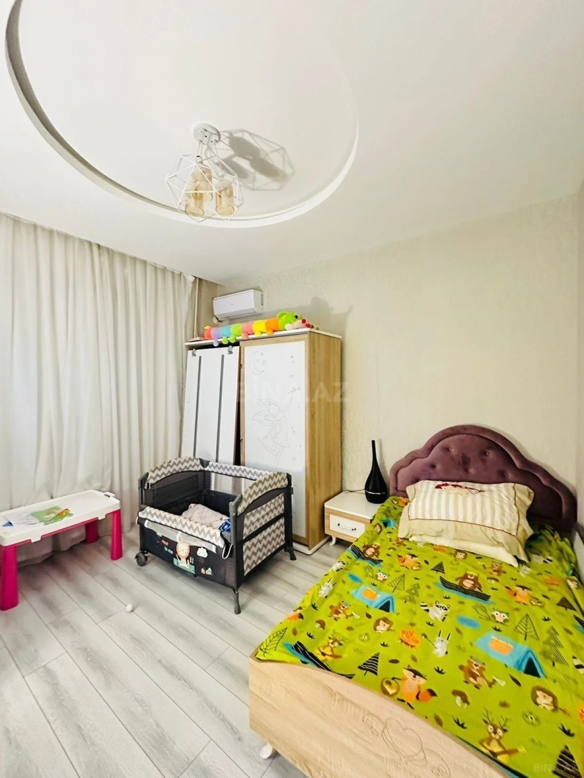 Kirayə verilir 4 otaqlı həyət evi 240 m²