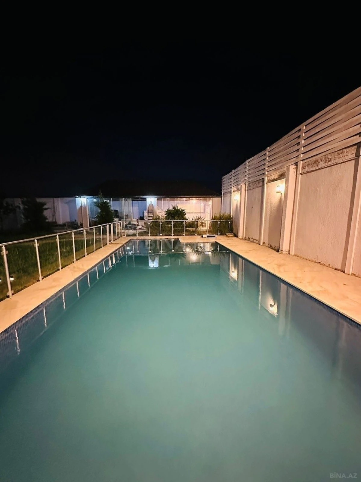 Kirayə verilir 4 otaqlı həyət evi 240 m²