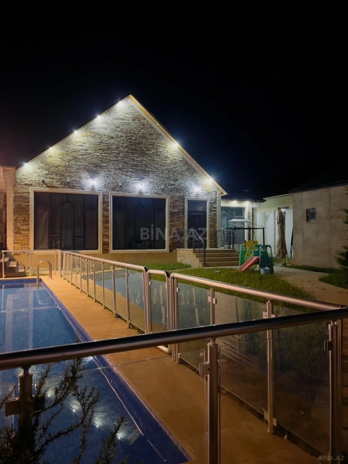 Kirayə verilir 4 otaqlı həyət evi 240 m²