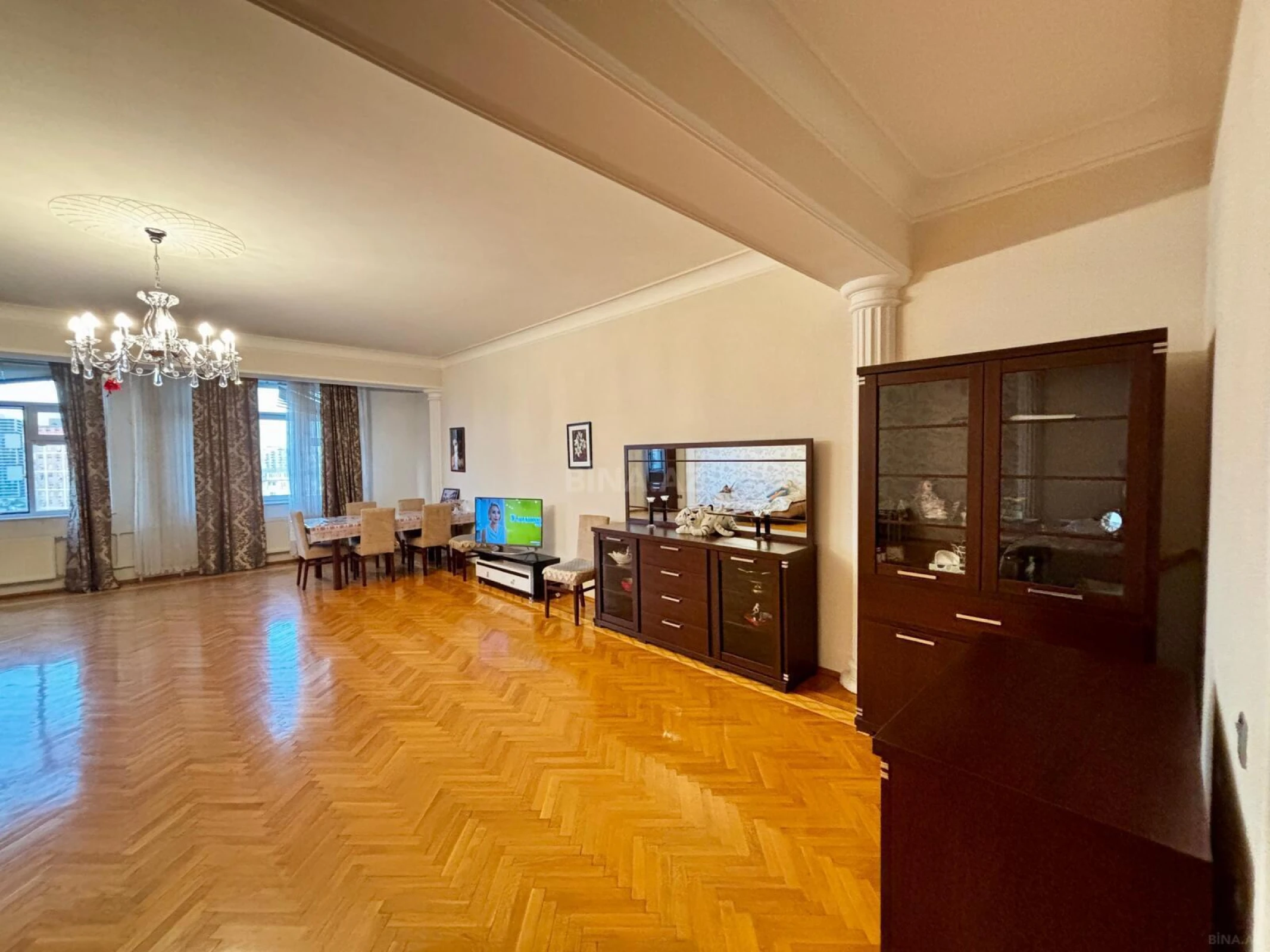 Satılır 3 otaqlı mənzil 167.7 m²