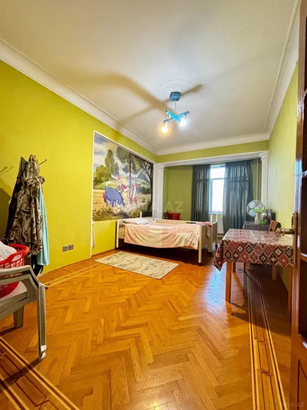 Satılır 3 otaqlı mənzil 167.7 m²