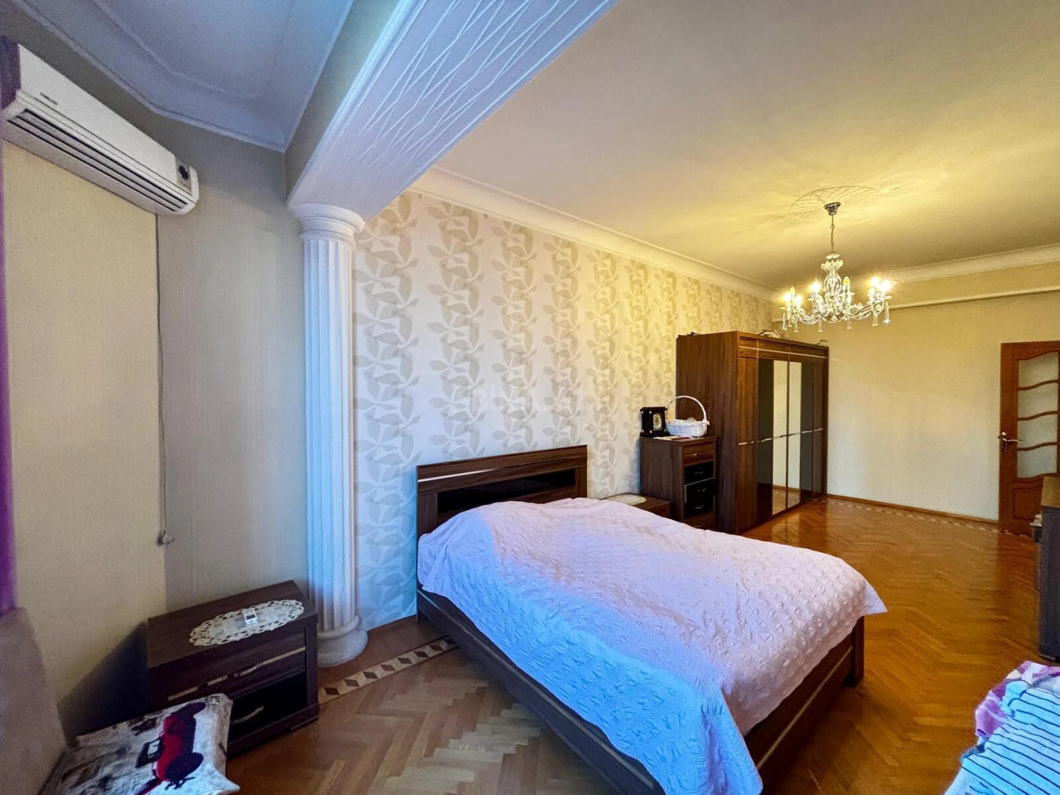 Satılır 3 otaqlı mənzil 167.7 m²