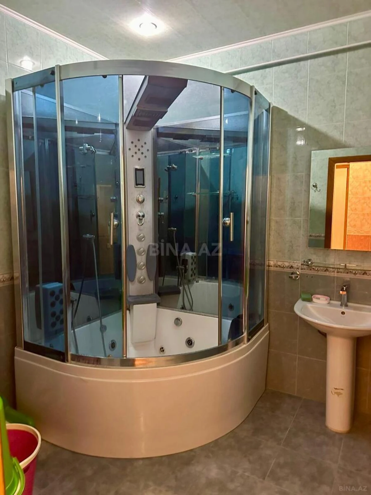 Satılır 3 otaqlı mənzil 167.7 m²