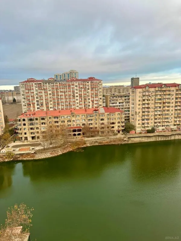 Satılır 3 otaqlı mənzil 167.7 m²